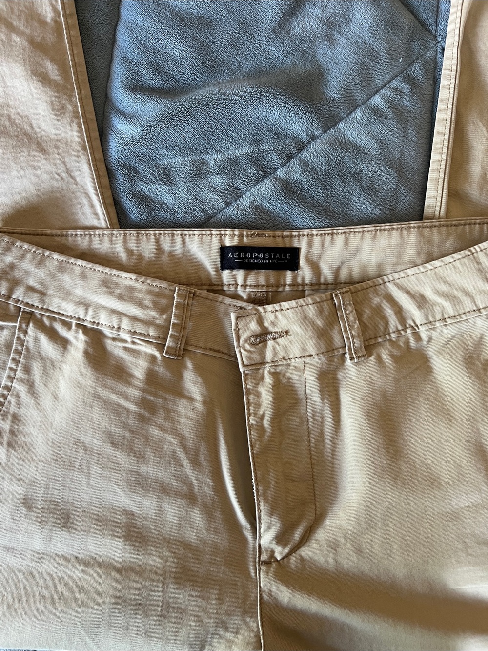 Aeropostale Men’s Tan Chino Pants